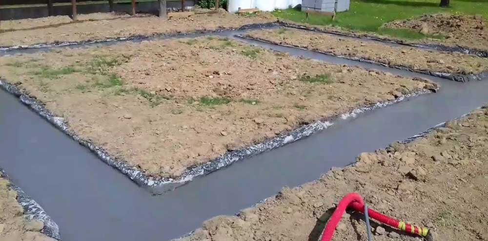 Comment réaliser une fondation en béton pour abri jardin?